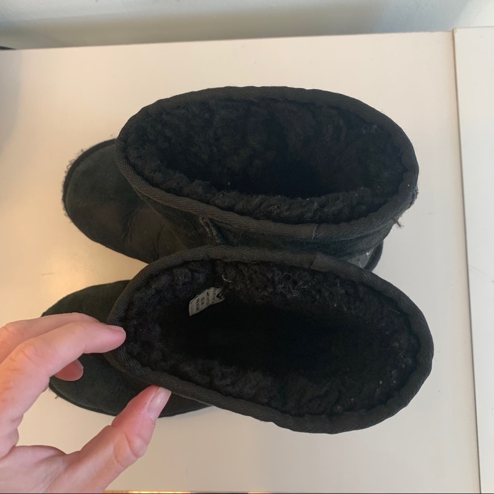 Black Ugg boots - Picture 6 of 11